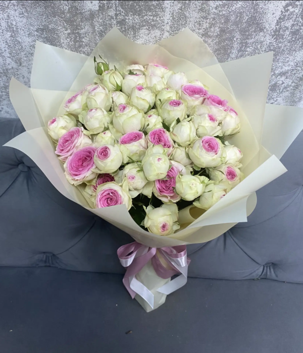 Букет из 11 кустовых пионовидных  роз  #4619