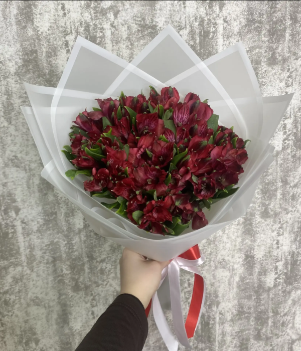 Букет из красных альстромерий (9 шт) #4618