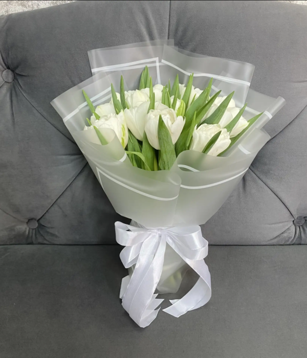 Букет из 17 белых тюльпанов #4632