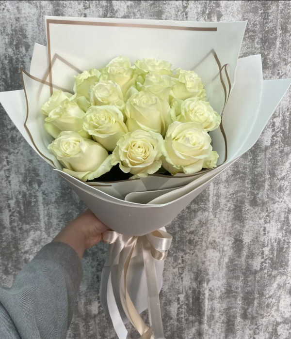 Букет из 17 белых Эквадорских роз  #4601