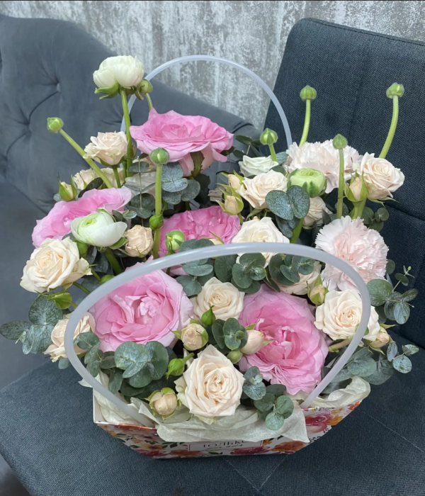 Композиция  «Для тебя» с розами, гвоздикой и эвкалиптом #4593