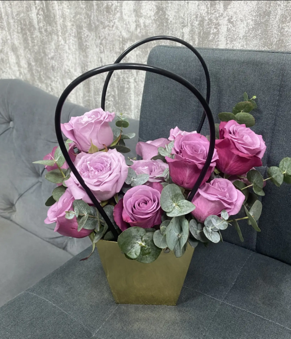 Композиция с розами и эвкалиптом #4615