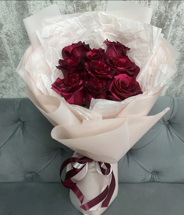 Букет из 9 Эквадорских роз Ред Пантера #4610