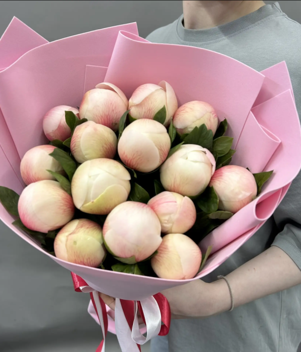 Букет из 15 пионов Конл Оуэн #4613