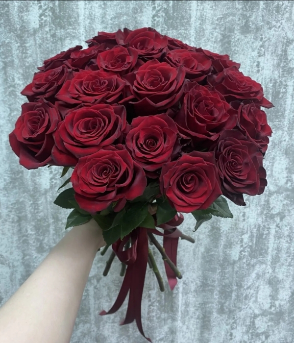 Букет из 19 Эквадорских роз #4603