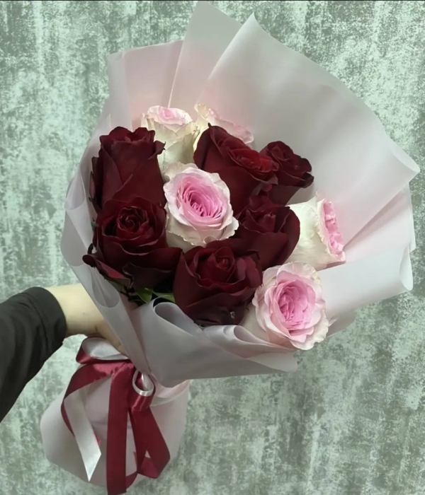 Микс-букет из 11 Эквадорских роз (55 см) #4609