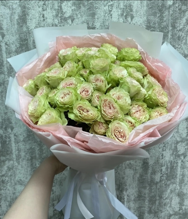 Букет из 11 кустовых роз #4635