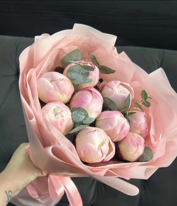 Букет из 9 пионов Гардения #4658