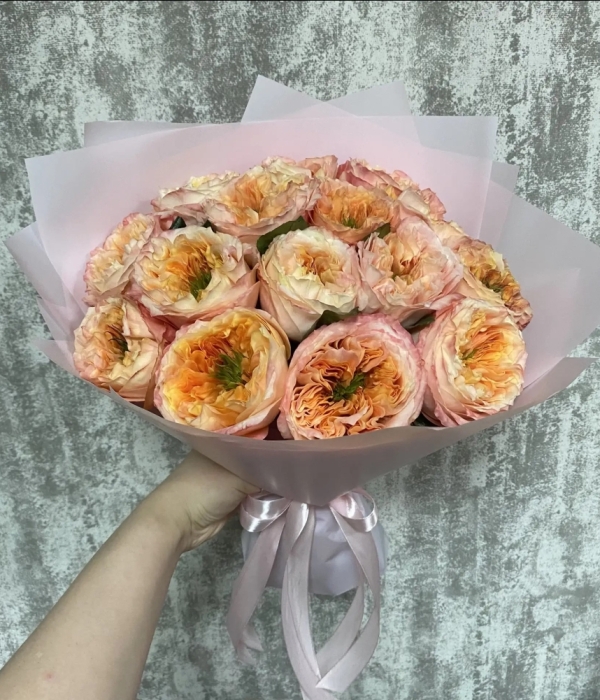 Букет из 15 пионовидных роз #4675