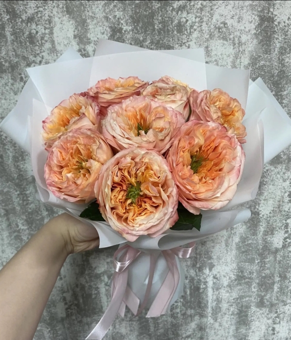 Букет из 9 пионовидных роз #4682