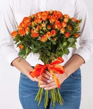 Букет из оранжевых кустовых роз (19шт) #467