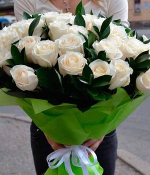 Букет из 51 белой розы ( 60 см) #1092
