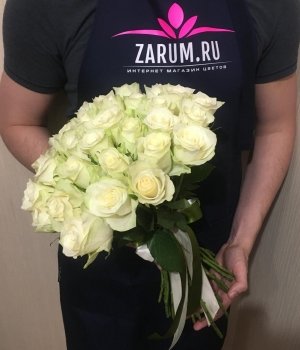 Букет из 25 белых роз (40 см) #538