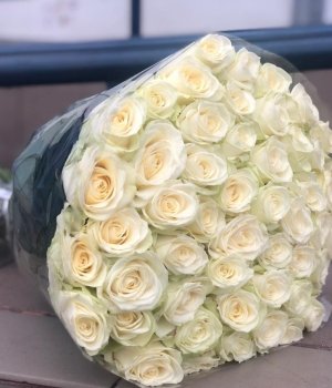Букет из 51 белой розы (70 см) #209