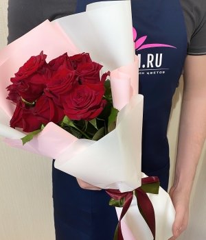 Букет из 9 красных роз (50 см ) #1903