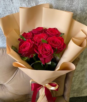Букет из 7 красных роз (50 см ) #3042