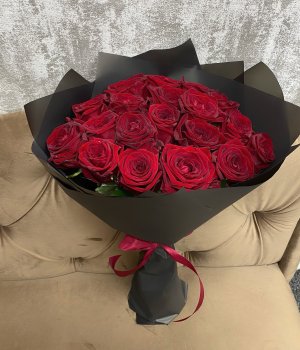Букет из 19 красных роз ( 50 см ) #1662