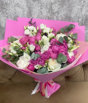 Авторский букет с пионовидными розами в розовом фоамиране #3385