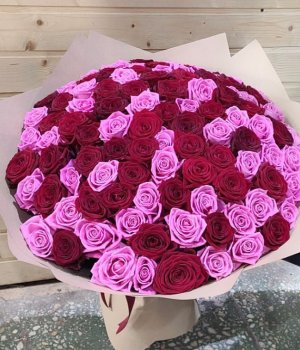 Букет из 101 красной и розовой  розы (50 см) #88