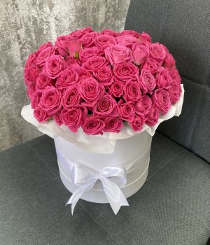 19 розовых кустовых роз в шляпной коробке #1265