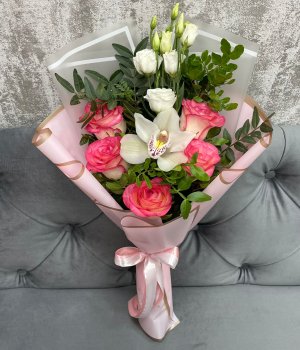 Микс из роз ,эустом и белой орхидеи #3141