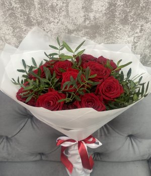 Букет из 11 красных роз (50см) #1445