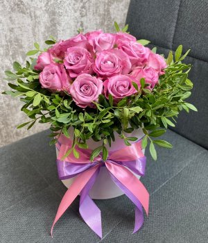 Розы Маритим в розовой шляпной коробке (15 шт) #2151