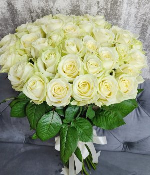 Букет из 51 белой розы (70 см) #1283