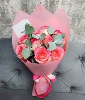 Букет из 11 роз Джумилия с эвкалиптом (50 см) #2653