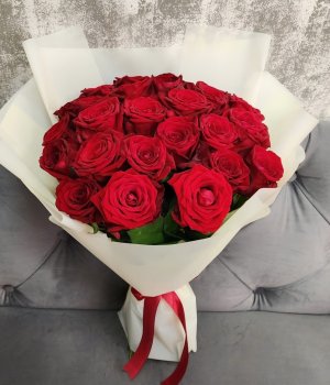 Букет из 25 красных роз (50 см ) #2093
