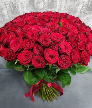 Букет из 101 красной розы (50 см) #135
