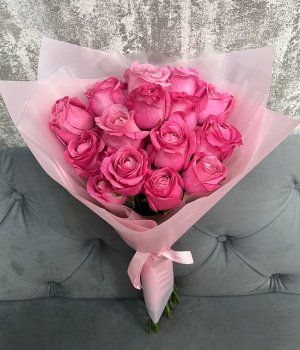 Букет из 15 розовых роз От фо Лав (50 см) #3029