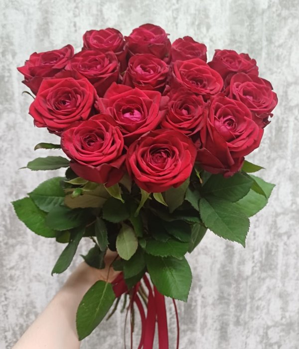 Букет из 15 красных роз (70 см ) #3320