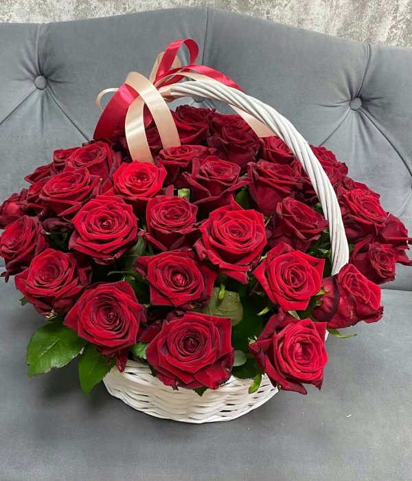 Корзина из 39 красных роз #2592
