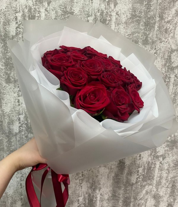 Букет из 15 красных роз (50см) #4409