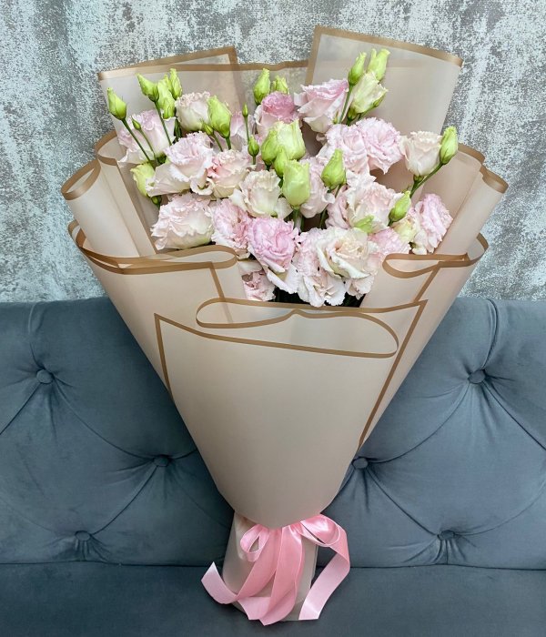 Букет из 5 розовых махровых эустом #4446