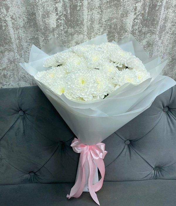Букет из 7 белых кустовых хризантем #4478
