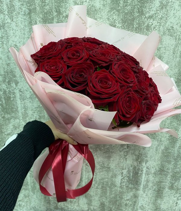 Букет из 25 красных роз Ред Наоми (45 см) #1930