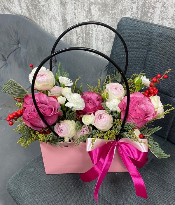 Композиция с эквадорскими розами Кантри Блюз* #4525