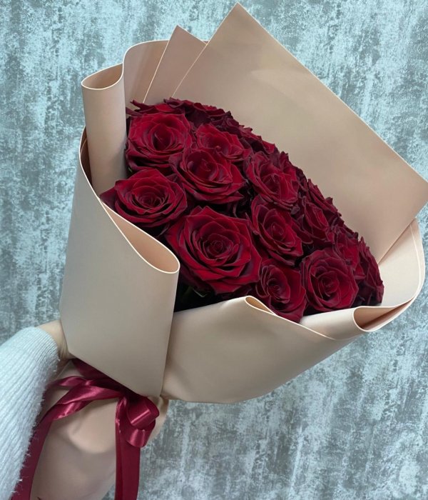 Букет из красных эквадорских роз Эксплорер (65 см) #4522