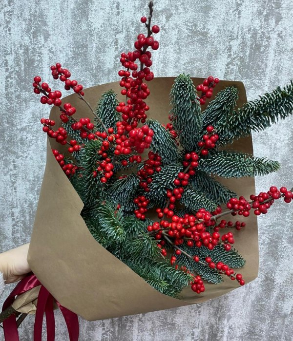 Интерьерный букет из нобилиса и красного Илекса #4539