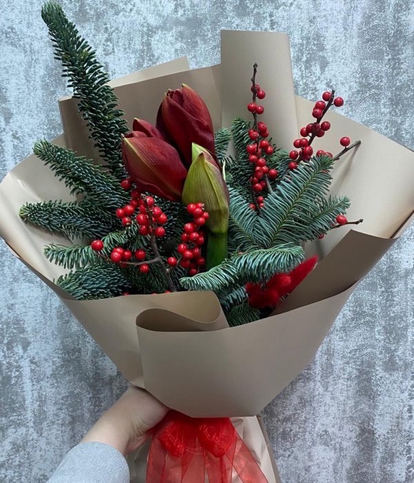 Интерьерный букет с нобилисом, илексом и амариллисом #4517